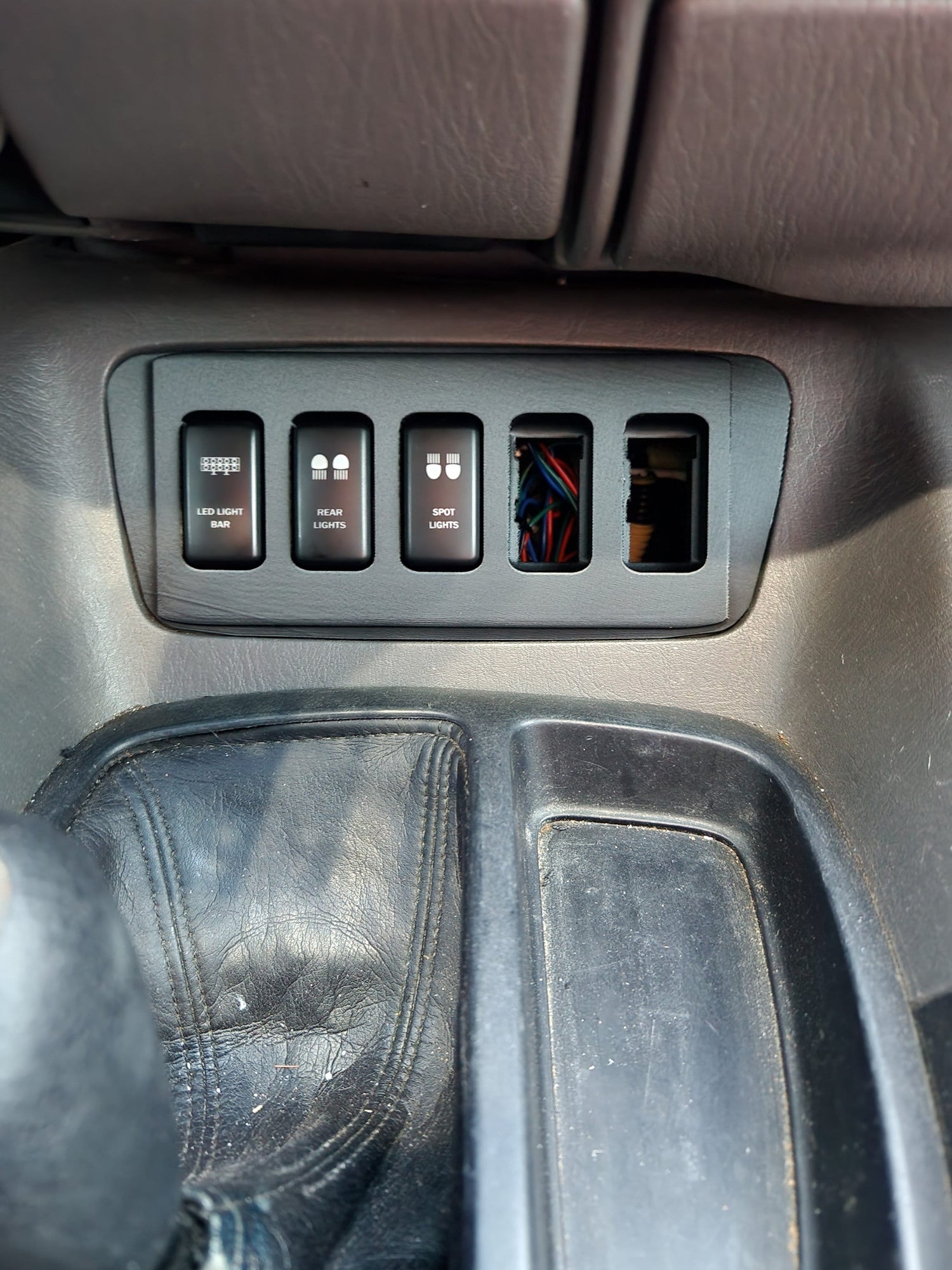 01-07 Sequoia Tundra OEM Style Dash Switch Panel Installed