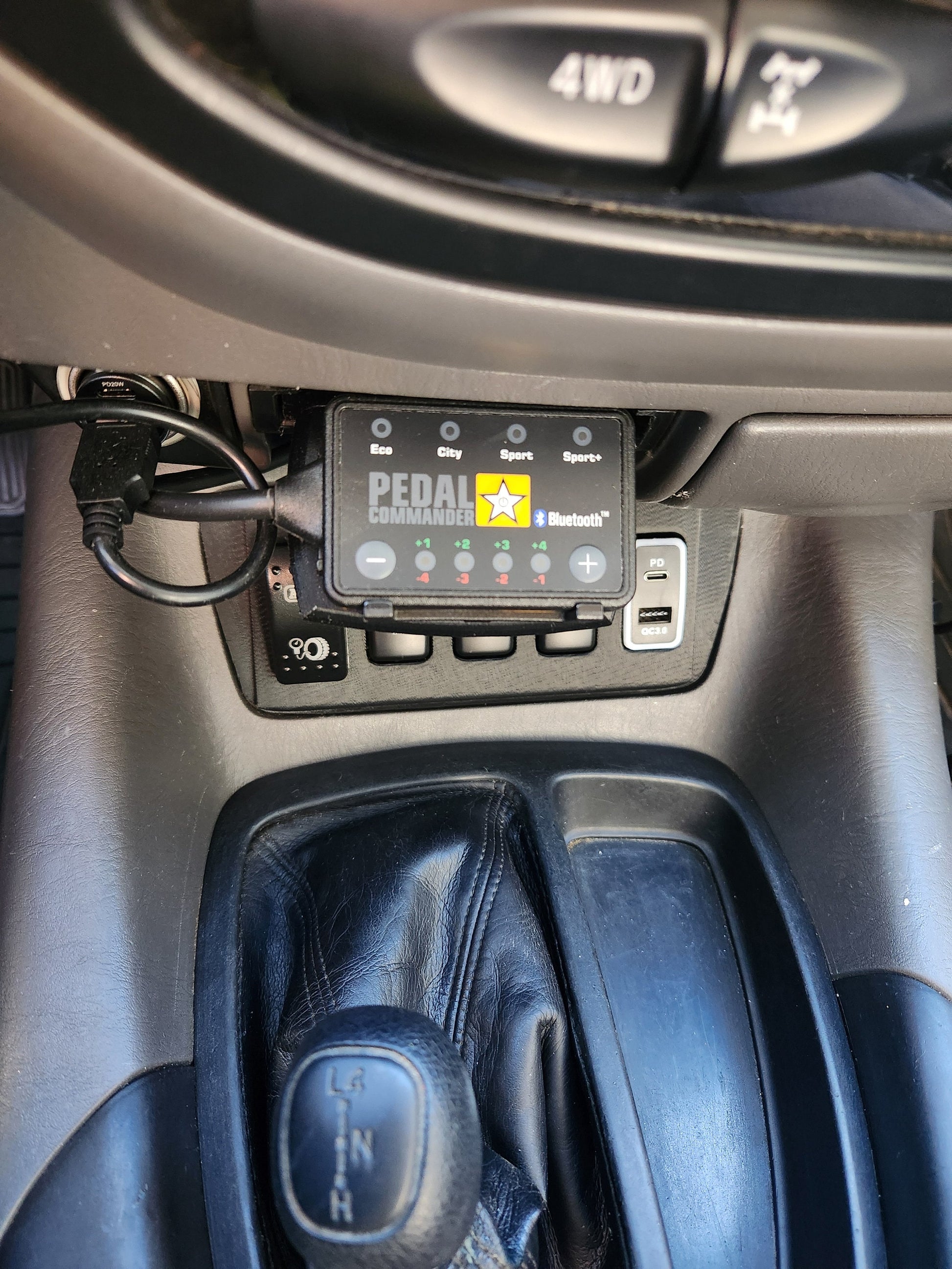 01-07 Sequoia Tundra Pedal Commander Ashtray Mount Installed